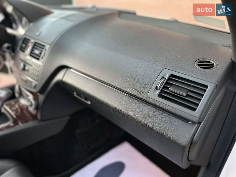 Седан Mercedes-Benz C-Class 2008 в Одесі фото 29 Седан Mercedes-Benz C-Class 2008 в Одесі