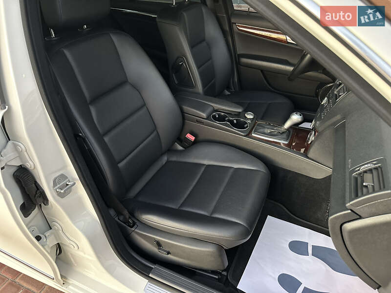 Седан Mercedes-Benz C-Class 2008 в Одесі фото 59 Седан Mercedes-Benz C-Class 2008 в Одесі