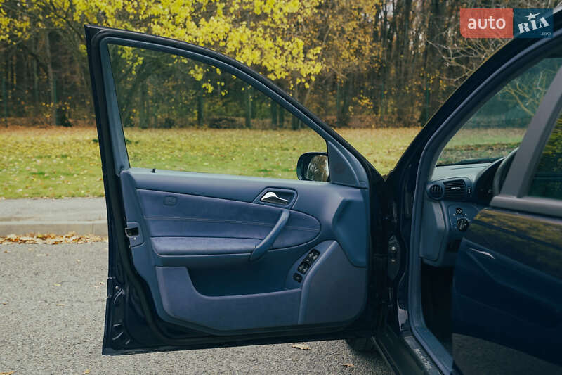 Седан Mercedes-Benz C-Class 2003 в Харкові фото 15 Седан Mercedes-Benz C-Class 2003 в Харкові