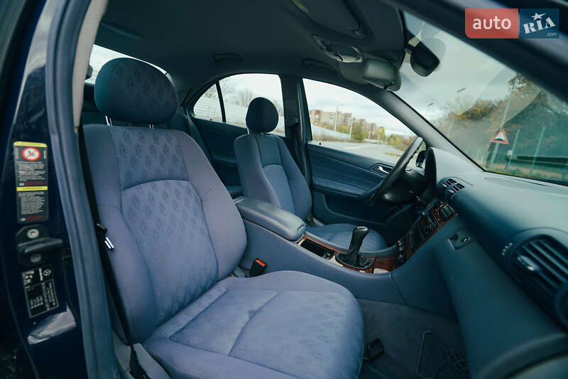 Седан Mercedes-Benz C-Class 2003 в Харкові фото 36 Седан Mercedes-Benz C-Class 2003 в Харкові