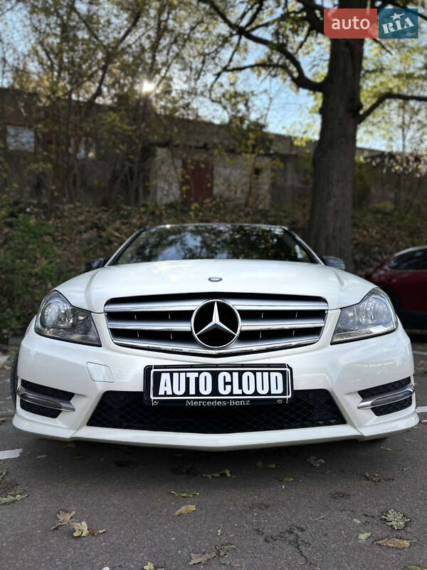 Mercedes-Benz C-Class 2011