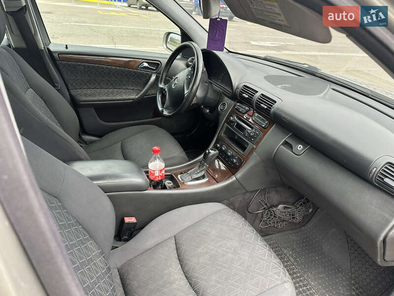 Універсал Mercedes-Benz C-Class 2002 в Рівному