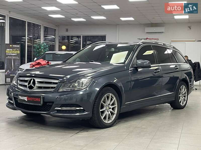 Універсал Mercedes-Benz C-Class 2013 в Києві