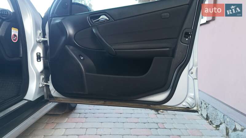 Седан Mercedes-Benz C-Class 2006 в Лубнах фото 12 Седан Mercedes-Benz C-Class 2006 в Лубнах