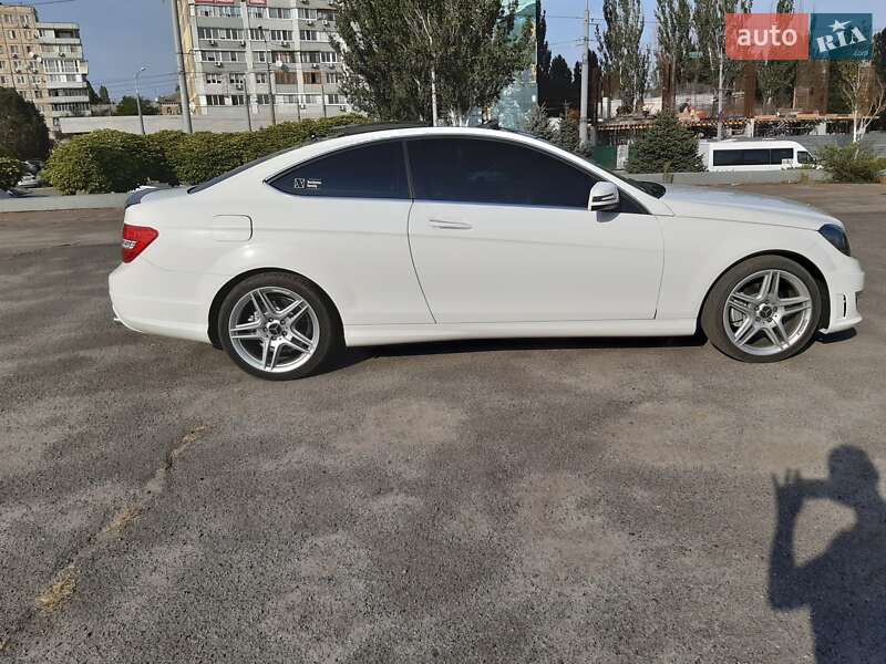 Купе Mercedes-Benz C-Class 2012 в Дніпрі