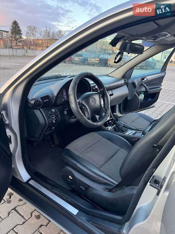 Седан Mercedes-Benz C-Class 2004 в Черновцах фото 2 Седан Mercedes-Benz C-Class 2004 в Черновцах