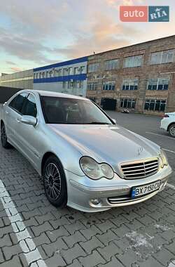 Седан Mercedes-Benz C-Class 2004 в Чернівцях