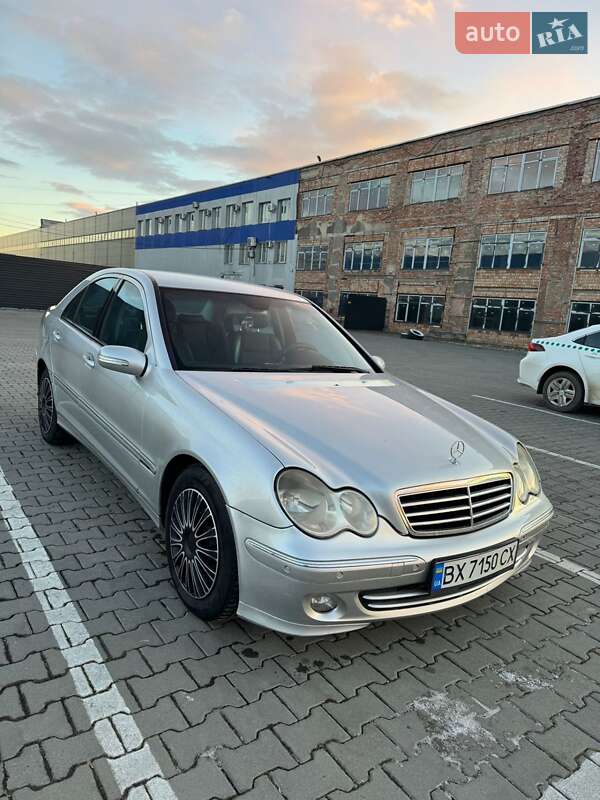 Седан Mercedes-Benz C-Class 2004 в Черновцах фото Седан Mercedes-Benz C-Class 2004 в Черновцах