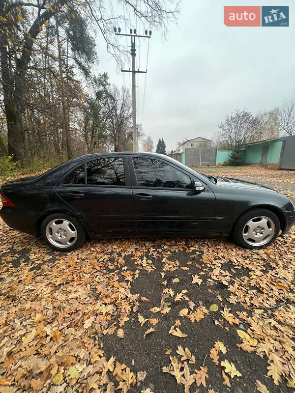 Седан Mercedes-Benz C-Class 2002 в Житомире