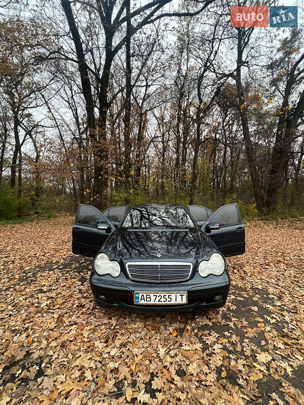 Седан Mercedes-Benz C-Class 2002 в Житомире