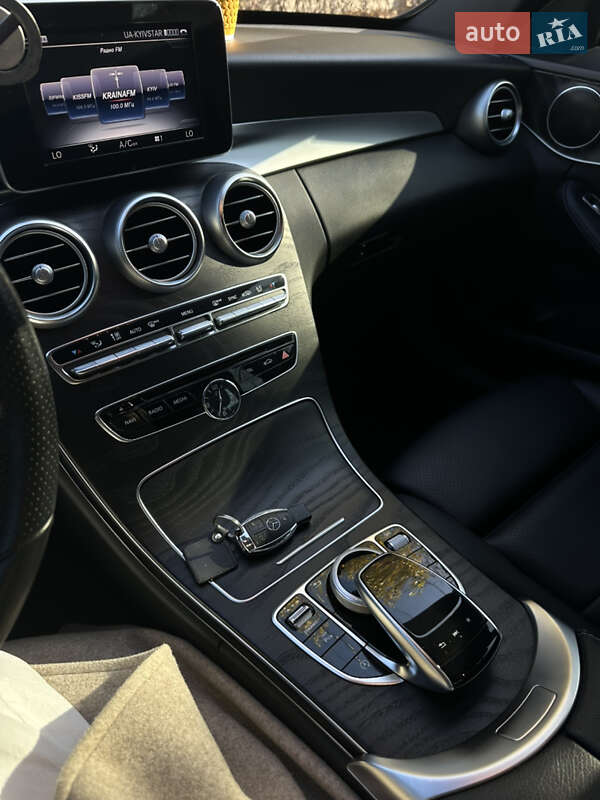 Седан Mercedes-Benz C-Class 2017 в Вишневом