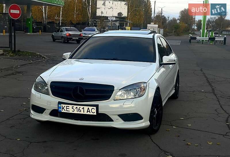 Седан Mercedes-Benz C-Class 2011 в Жовтих Водах