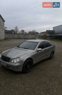 Седан Mercedes-Benz C-Class 2003 в Івано-Франківську