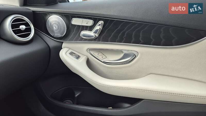Седан Mercedes-Benz C-Class 2017 в Киеве