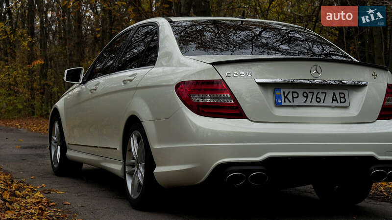 Седан Mercedes-Benz C-Class 2011 в Запорожье