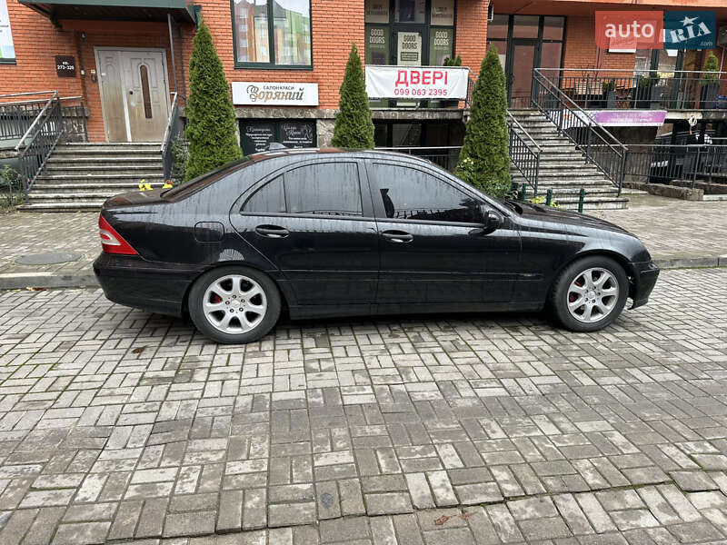 Седан Mercedes-Benz C-Class 2004 в Вінниці