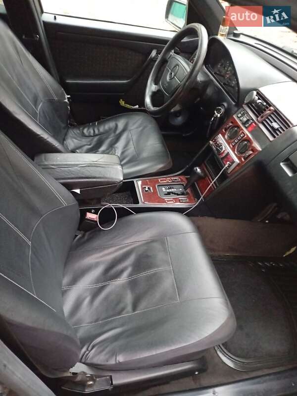 Седан Mercedes-Benz C-Class 1993 в Одессе