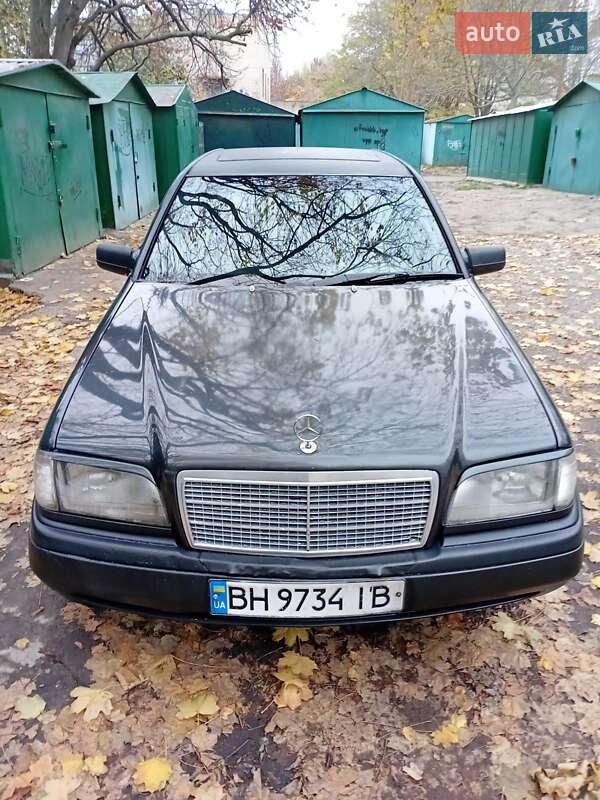 Седан Mercedes-Benz C-Class 1993 в Одессе