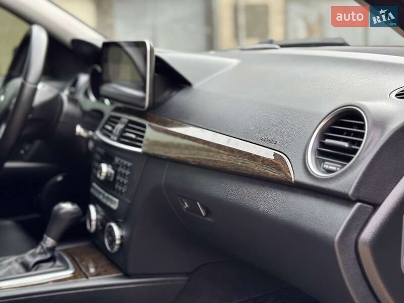 Седан Mercedes-Benz C-Class 2013 в Одесі фото 32 Седан Mercedes-Benz C-Class 2013 в Одесі
