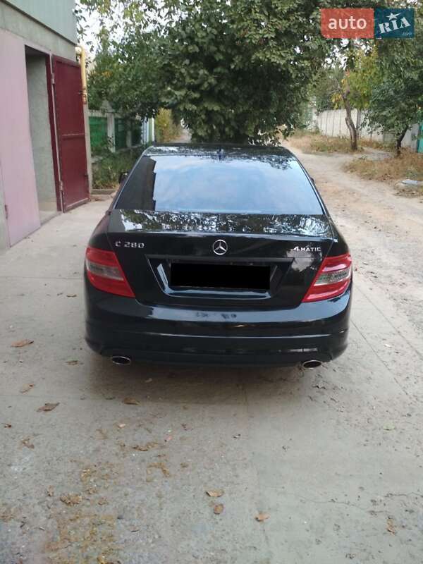 Седан Mercedes-Benz C-Class 2008 в Николаеве