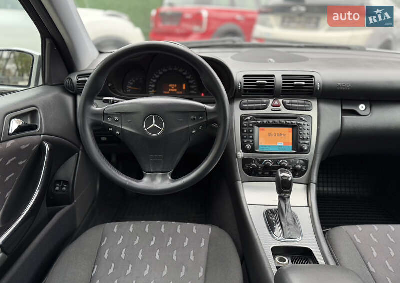 Купе Mercedes-Benz C-Class 2004 в Одесі фото 46 Купе Mercedes-Benz C-Class 2004 в Одесі