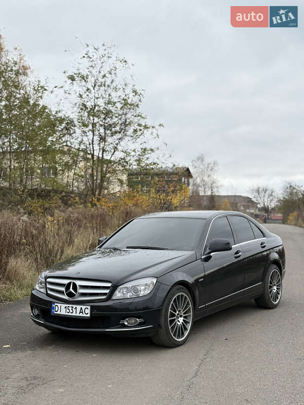 Седан Mercedes-Benz C-Class 2007 в Ровно