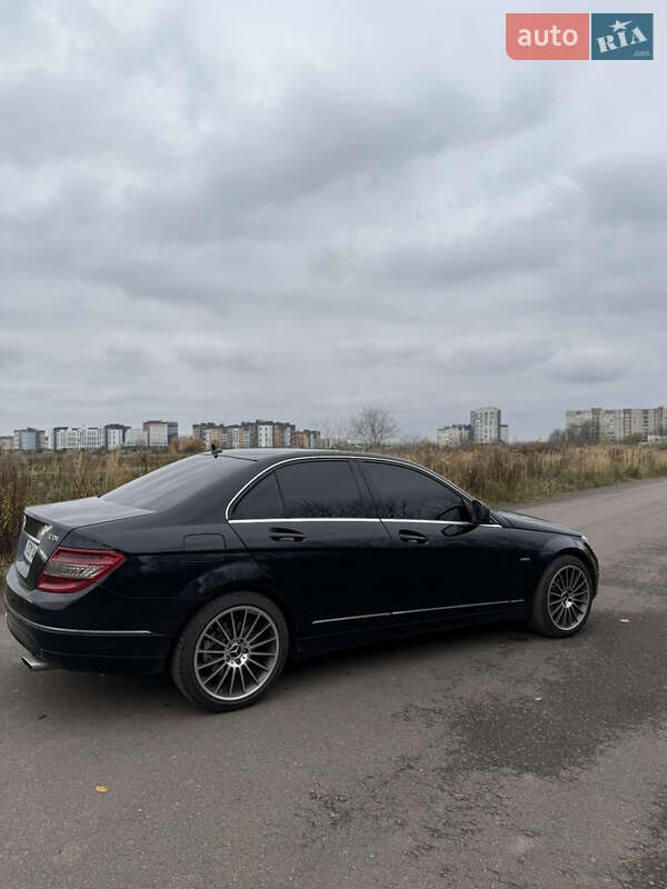 Седан Mercedes-Benz C-Class 2007 в Ровно