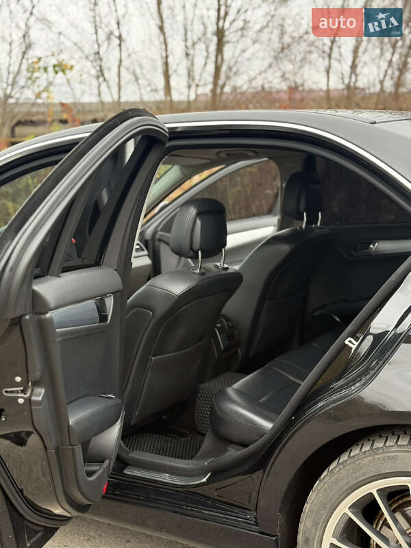 Седан Mercedes-Benz C-Class 2007 в Ровно