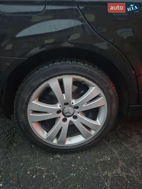 Седан Mercedes-Benz C-Class 2010 в Бердичеві