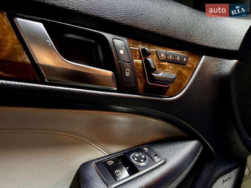 Седан Mercedes-Benz C-Class 2012 в Киеве фото 18 Седан Mercedes-Benz C-Class 2012 в Киеве