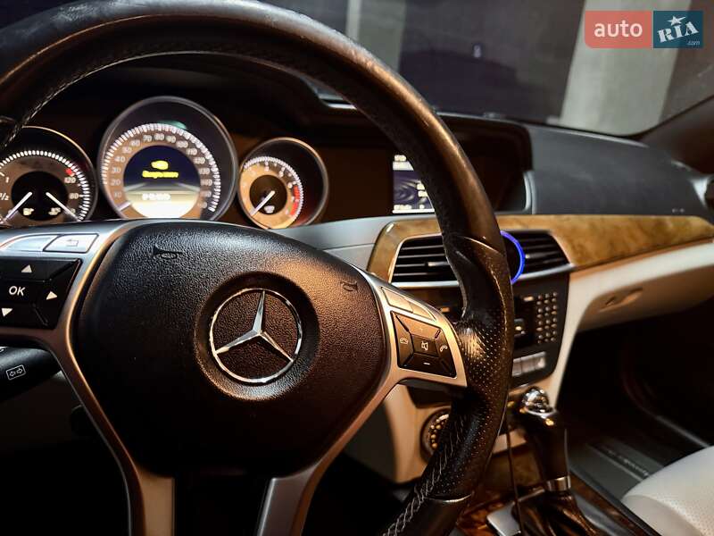 Седан Mercedes-Benz C-Class 2012 в Киеве фото 19 Седан Mercedes-Benz C-Class 2012 в Киеве