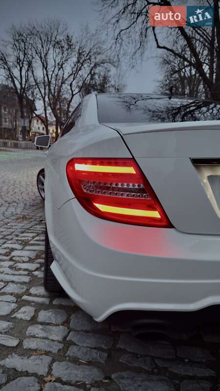 Седан Mercedes-Benz C-Class 2012 в Киеве фото 4 Седан Mercedes-Benz C-Class 2012 в Киеве