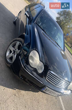 Универсал Mercedes-Benz C-Class 2003 в Запорожье