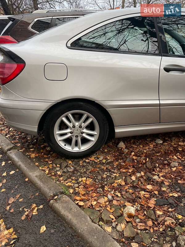 Купе Mercedes-Benz C-Class 2003 в Тернополі