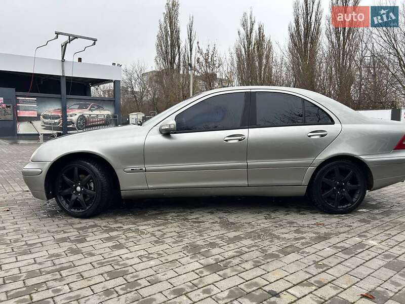 Седан Mercedes-Benz C-Class 2002 в Каменец-Подольском фото 14 Седан Mercedes-Benz C-Class 2002 в Каменец-Подольском