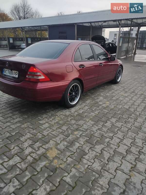 Седан Mercedes-Benz C-Class 2001 в Львові