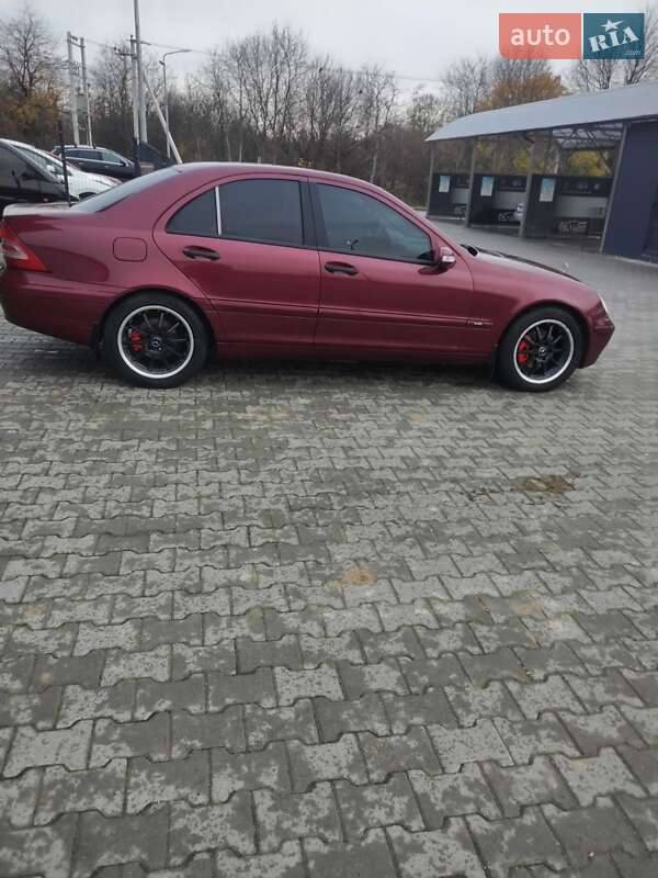 Седан Mercedes-Benz C-Class 2001 в Львові