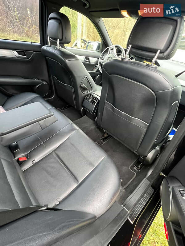 Седан Mercedes-Benz C-Class 2011 в Старих Бросківцях фото 15 Седан Mercedes-Benz C-Class 2011 в Старих Бросківцях