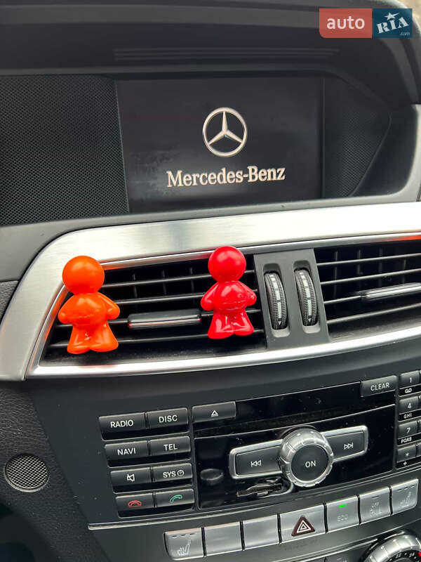 Седан Mercedes-Benz C-Class 2011 в Старих Бросківцях фото 20 Седан Mercedes-Benz C-Class 2011 в Старих Бросківцях