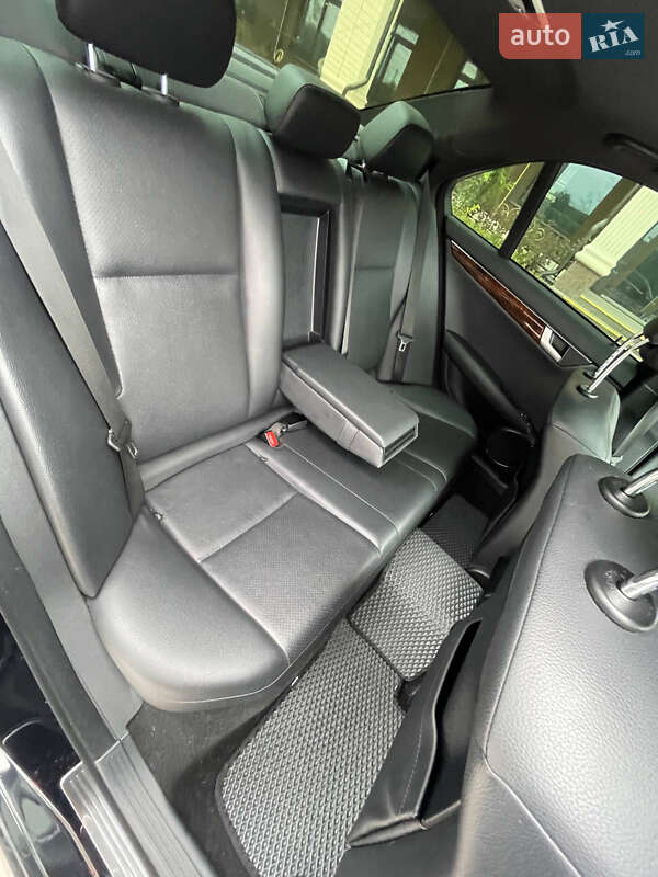 Седан Mercedes-Benz C-Class 2011 в Києві