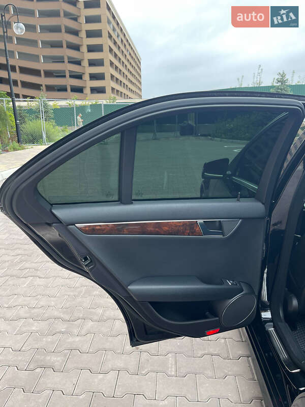 Седан Mercedes-Benz C-Class 2011 в Києві