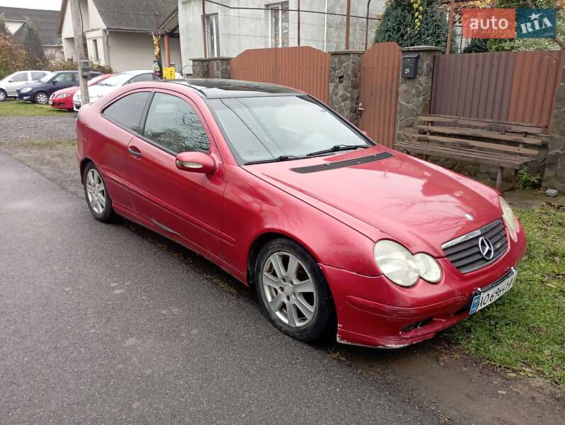 Купе Mercedes-Benz C-Class 2001 в Ужгороді фото 4 Купе Mercedes-Benz C-Class 2001 в Ужгороді
