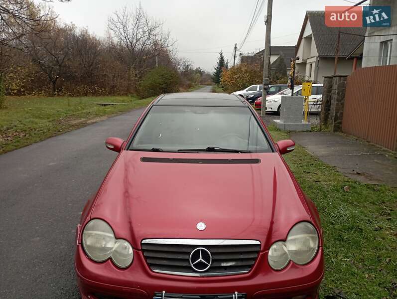 Купе Mercedes-Benz C-Class 2001 в Ужгороді фото 3 Купе Mercedes-Benz C-Class 2001 в Ужгороді