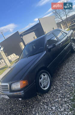 Седан Mercedes-Benz C-Class 1995 в Мигове