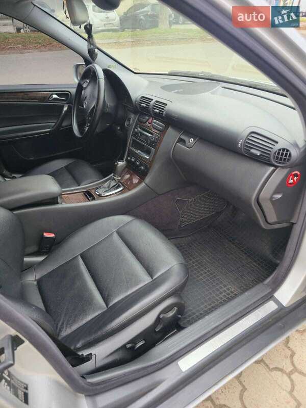 Седан Mercedes-Benz C-Class 2001 в Луцьку фото 5 Седан Mercedes-Benz C-Class 2001 в Луцьку