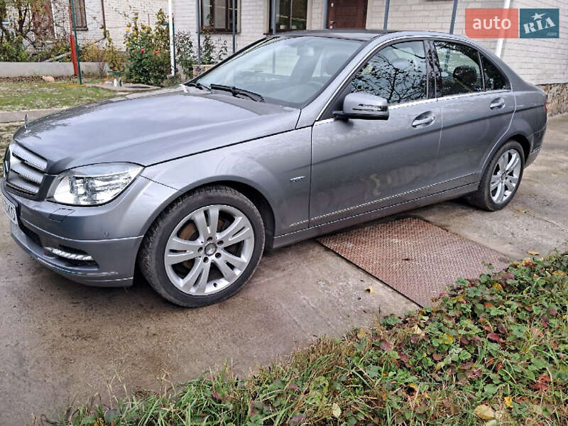 Седан Mercedes-Benz C-Class 2010 в Черкассах