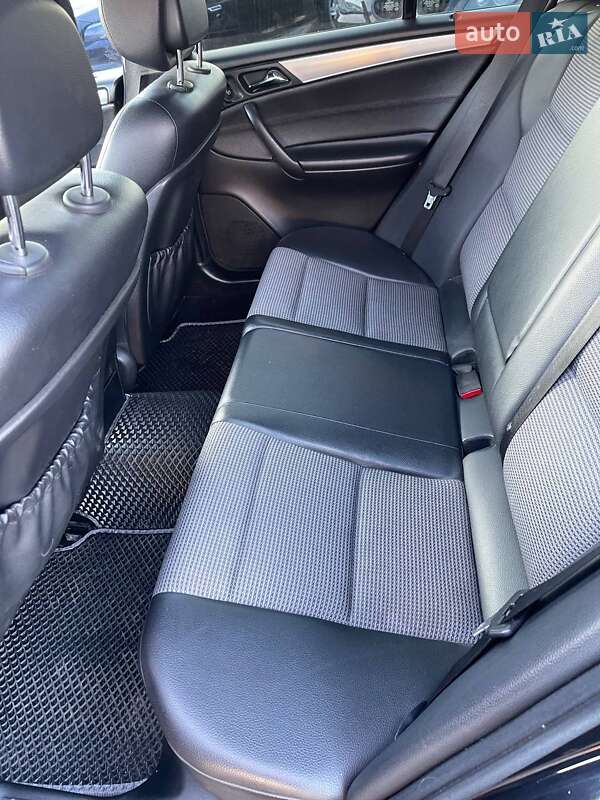 Универсал Mercedes-Benz C-Class 2006 в Ужгороде фото 11 Универсал Mercedes-Benz C-Class 2006 в Ужгороде