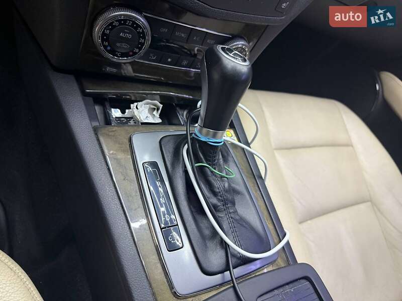 Седан Mercedes-Benz C-Class 2007 в Чернівцях