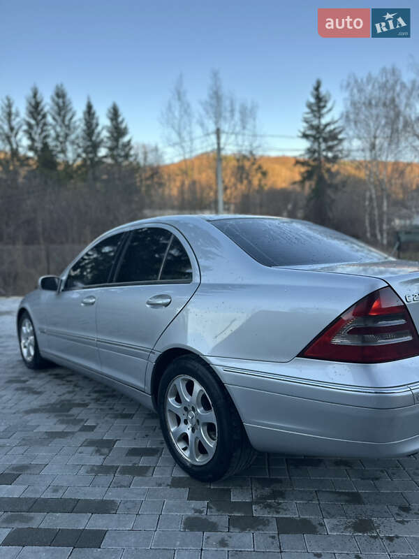 Седан Mercedes-Benz C-Class 2002 в Кременці