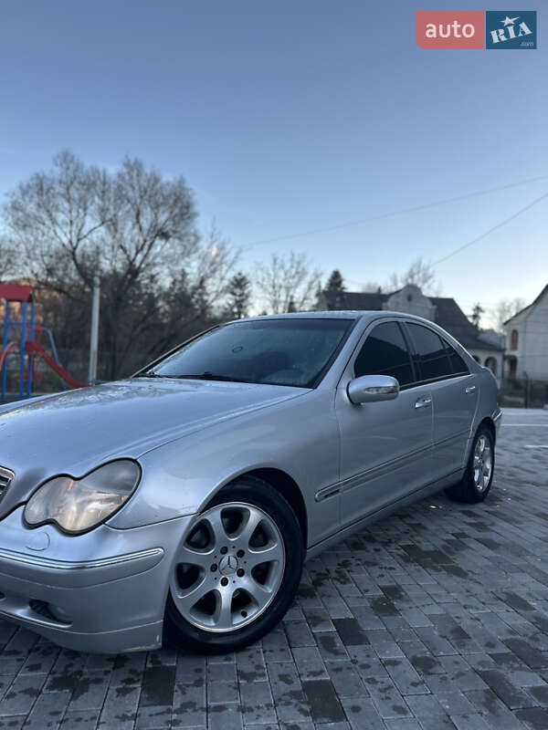 Седан Mercedes-Benz C-Class 2002 в Кременці